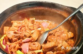 Sauce-Stewed Free-Range Chicken with Fruit