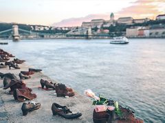 -多瑙河畔鞋履雕塑