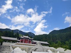 -九鼎铁刹山风景区