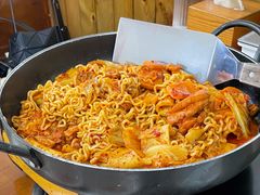 -亲昵春川鸡排(韩国美食街店)