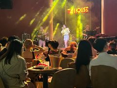 -TZ House音乐现场(来福士中心店)