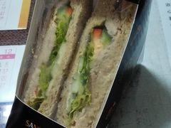 金枪鱼三明治-红跑车(三牌楼店)