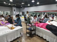 -粤港芭莎美容美发化妆学校