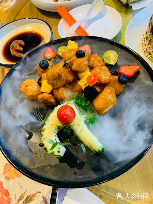 虾饺妹·酒家(海珠广场店)蓝莓脆皮咕噜肉图片