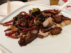 鲜花椒黑蒜焗牛肉粒-满堂·烤鸭店·北京菜(鼓楼店)