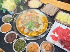 -顶顶汤火牛排火锅·经典铜锅涮肉