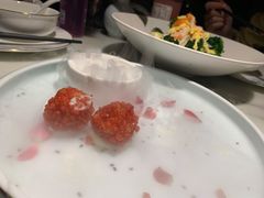 杨梅鳕鱼球-柳莺湖上·湖景餐厅·江南菜(西湖店)