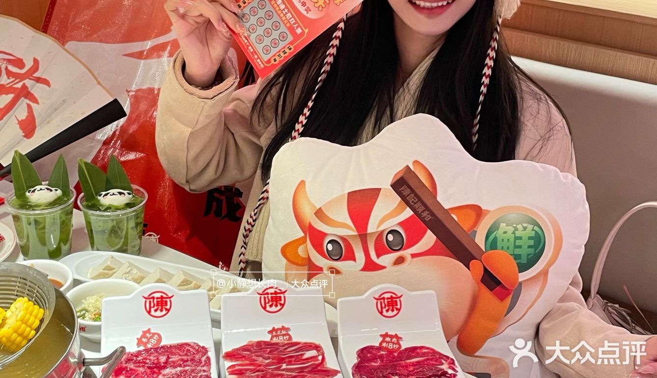 广州吃饭还送麻包袋 ，好大一个袋哎[礼花][礼花]