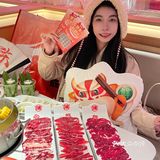 广州吃饭还送麻包袋 ，好大一个袋哎[礼花][礼花]