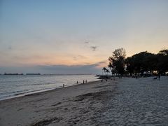 -东海岸人工湖美食村