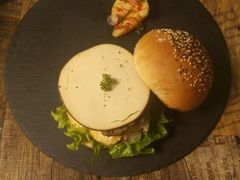 -HIGH FIVE哈福手工汉堡(桂林路店)