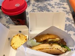 经典秘汁炭烤风味牛堡-必胜客(会展店)