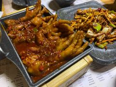 火辣鸡爪-恩你小木屋米酒店(莱山店)