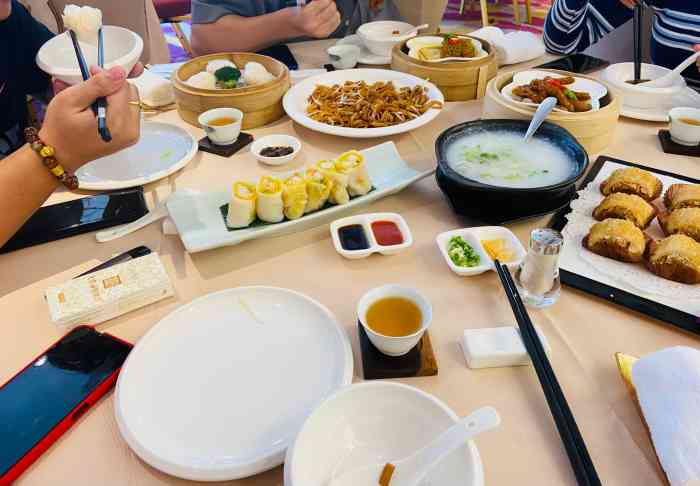 唐宴海鲜酒家-"虾饺 皮比较硬?里面的馅稍微偏咸「一品.