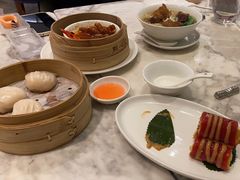 -香港百合居(LCM置汇旭辉广场店)