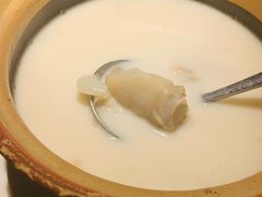 老妈蹄花汤-麻六记(新天地店)