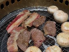 -山川小町·极番烧肉(新地假日广场店)