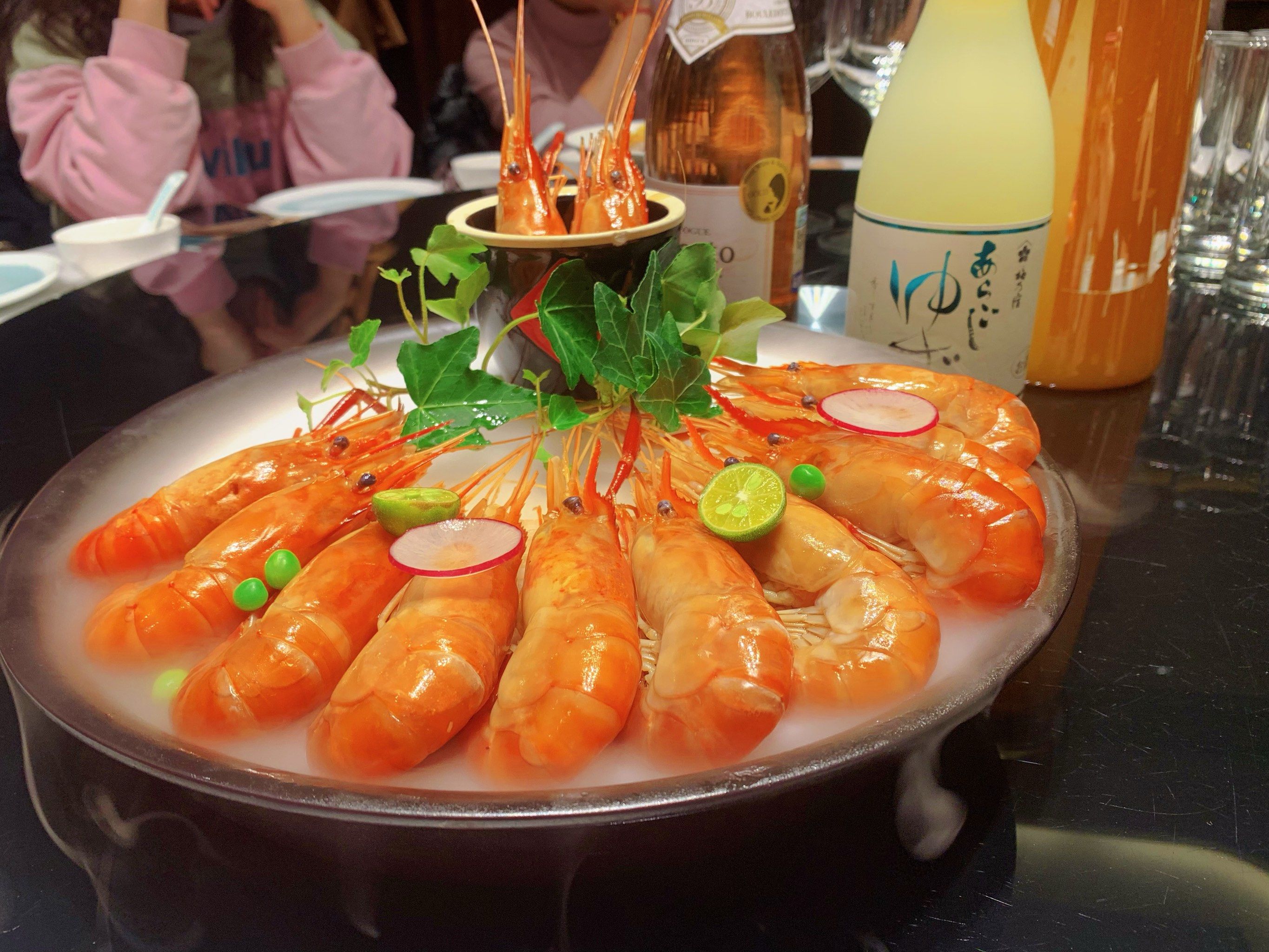公司聚餐,餐厅装修精美,包房适合公司聚餐,菜品美味每一道菜都摆盘