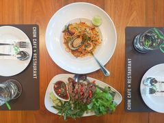 -Chom Cafe and Restaurant