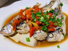 剁椒臭豆腐蒸小黄鱼-老头儿油爆虾·知味杭州(爱琴海购物中心)