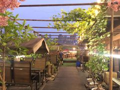 -冰冰龙虾·江湖菜·花园江景餐厅