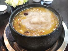 -绿色墨脱石锅城