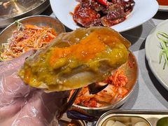 -草家酱蟹炭火烤肉店(珲春南路一店)