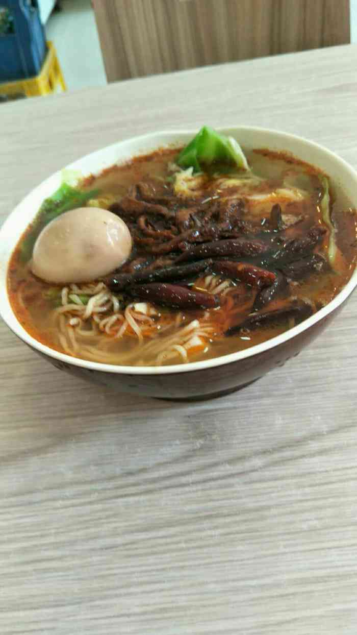 鹿盟板面牛杂面-"本来是想去吃螺师粉的,可以店铺竟然要转让.