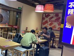 -魔都三兄弟酸辣粉·蘸卤炸串(虹桥万科店)