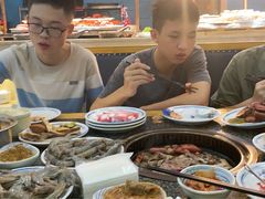 -锤头鲨毛肚海鲜烤肉自助餐厅(国购广场店)