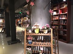 -新华书店(印象城店)