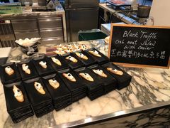 黑松露蟹肉多士配魚子醬-香港唯港荟 Hotel ICON – The Market