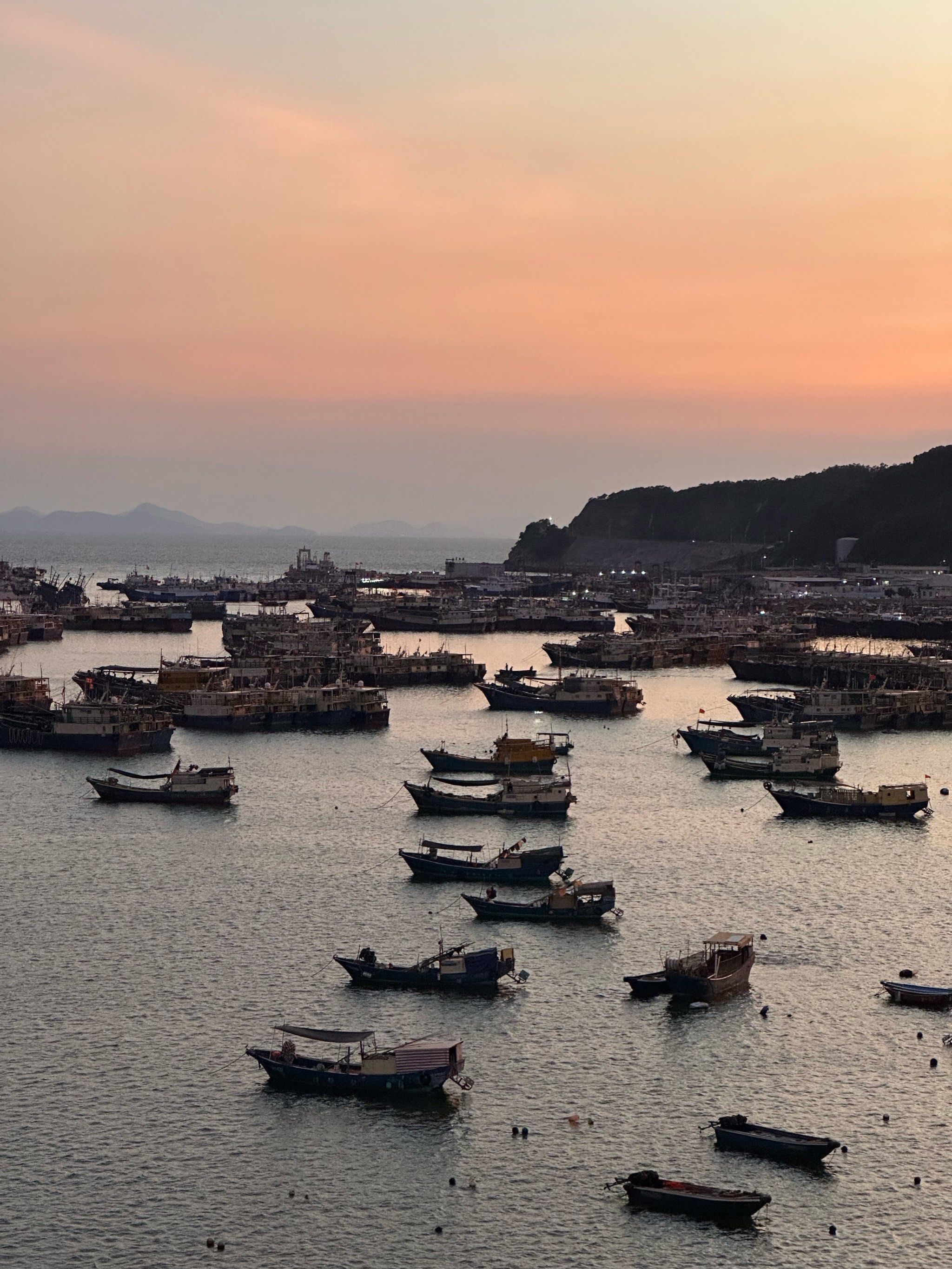 0元玩转这座城
去海边那天的天气一定要有太阳出现,
不然错过