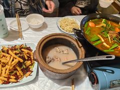 -霄汉牛三鲜湖北砂锅菜(万松园2店)