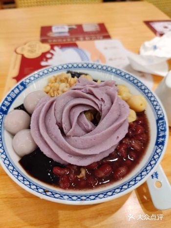 念念不忘南方的糖水铺子，低卡的芋泥被精心制作玫瑰花的
