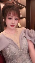-月月婚纱礼服仓储店(王府井店)