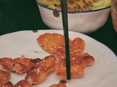 -何妹湿辣牛肉·粤式烧烤砂煲(桂雅路店)
