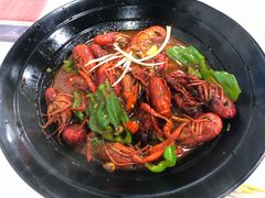 -虾弄弄海派小龙虾·牛羊蝎子火锅