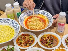 -李与白包子铺(桐梓林店)