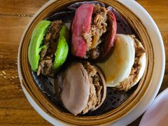 一口香肉夹馍-東舍食唐精品陕菜馆