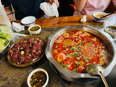 -黄利砖万峰林布依特色酸笋牛肉馆