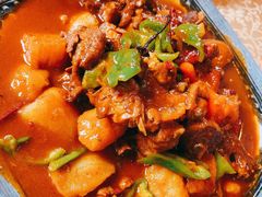 特色的大盘鸡-维吾尔餐厅(宜山路店)