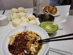 -李与白包子铺(桐梓林店)