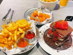 -W COLLECTIVE  DESSERT SHOP