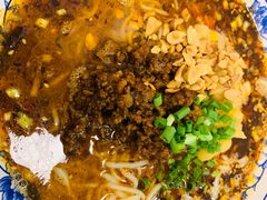 -碗里捞川渝特色面(沙河玖耀里店)