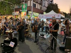 -周日夜市