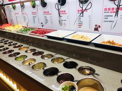 自助调料区-海底捞火锅(杭州萧山宝龙广场店)