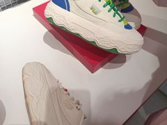 -百年港湾奥特莱斯(香炉礁店)