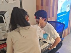 -LOOK眼镜·蔡司依视路配镜(宝山万达店)