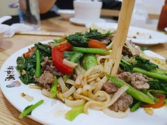 湿炒牛肉粿条-三身人金新肠粉(丹霞店)